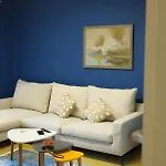 Oak Street Apartment